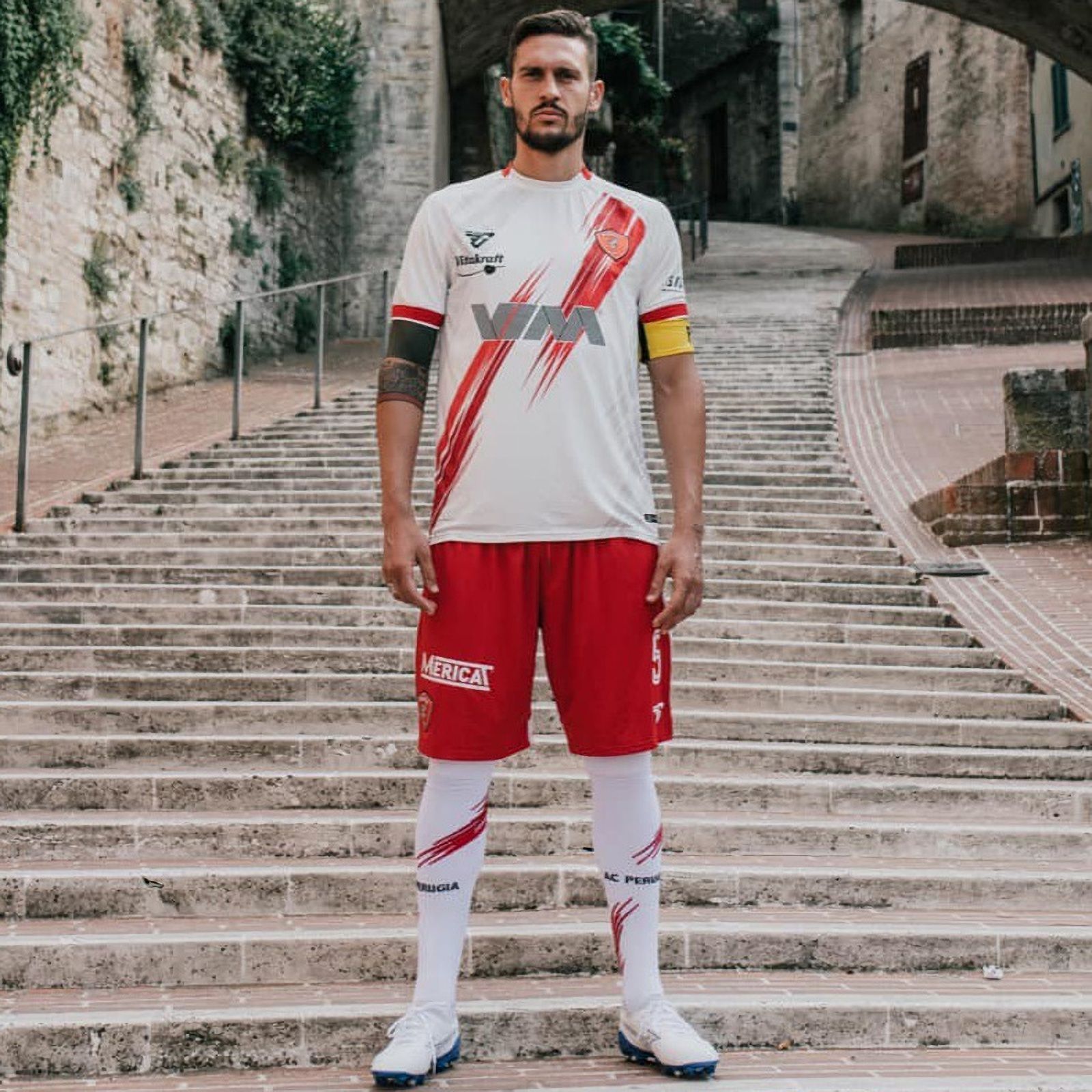 ペルージャ 中田英寿 XL 長袖 ユニフォーム セリエAパッチ付き 中田