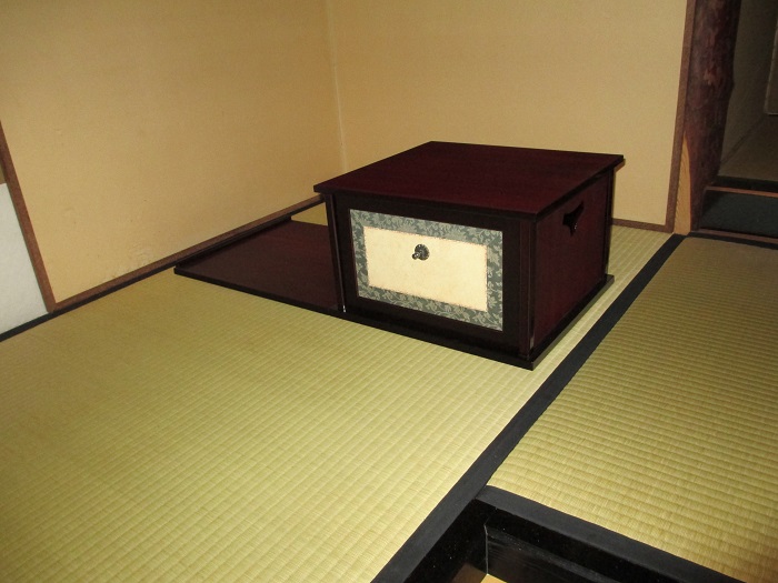 茶道 表千家 （茶事～稽古）（所作～点前）: 小袋棚 即中斎好み 即中斎好