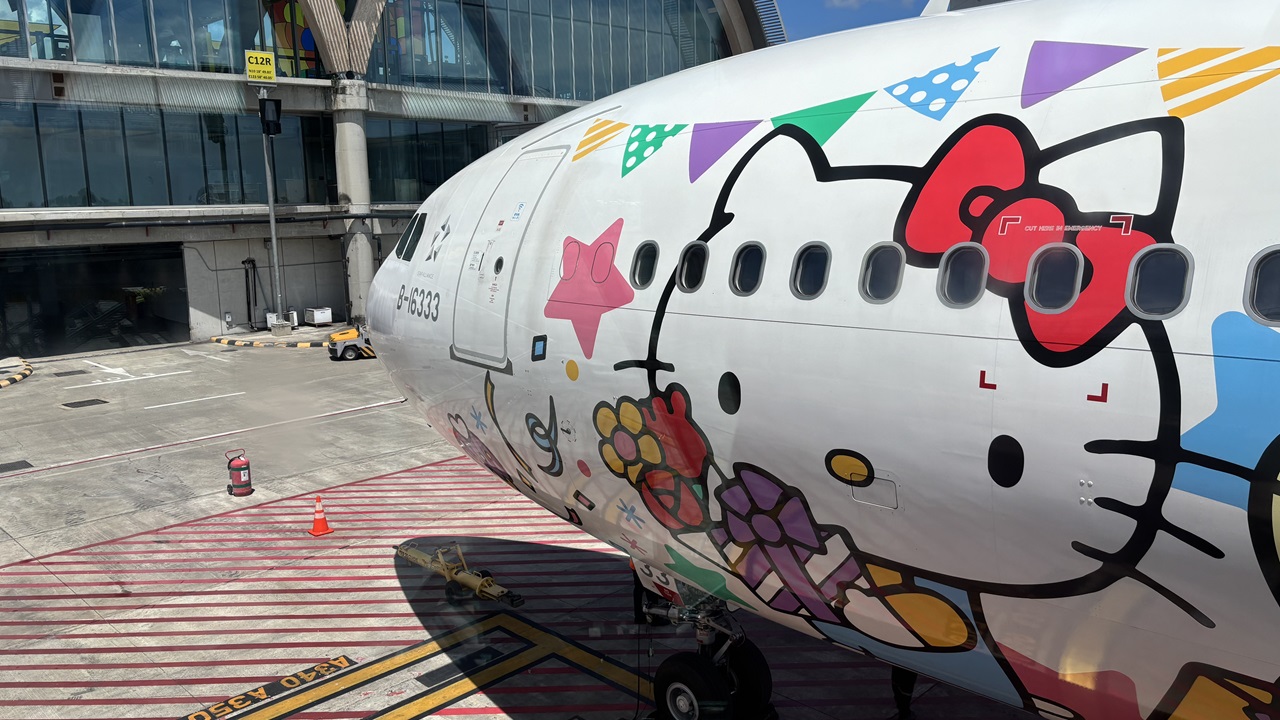 phoenix Airbus A330-2 EVAAIR Hellokitty 【公式通販】