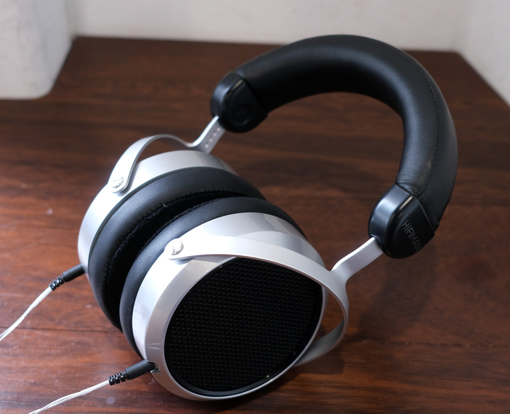 Sandal Audio: HIFIMAN HE-400SEヘッドホンの試聴レビュー