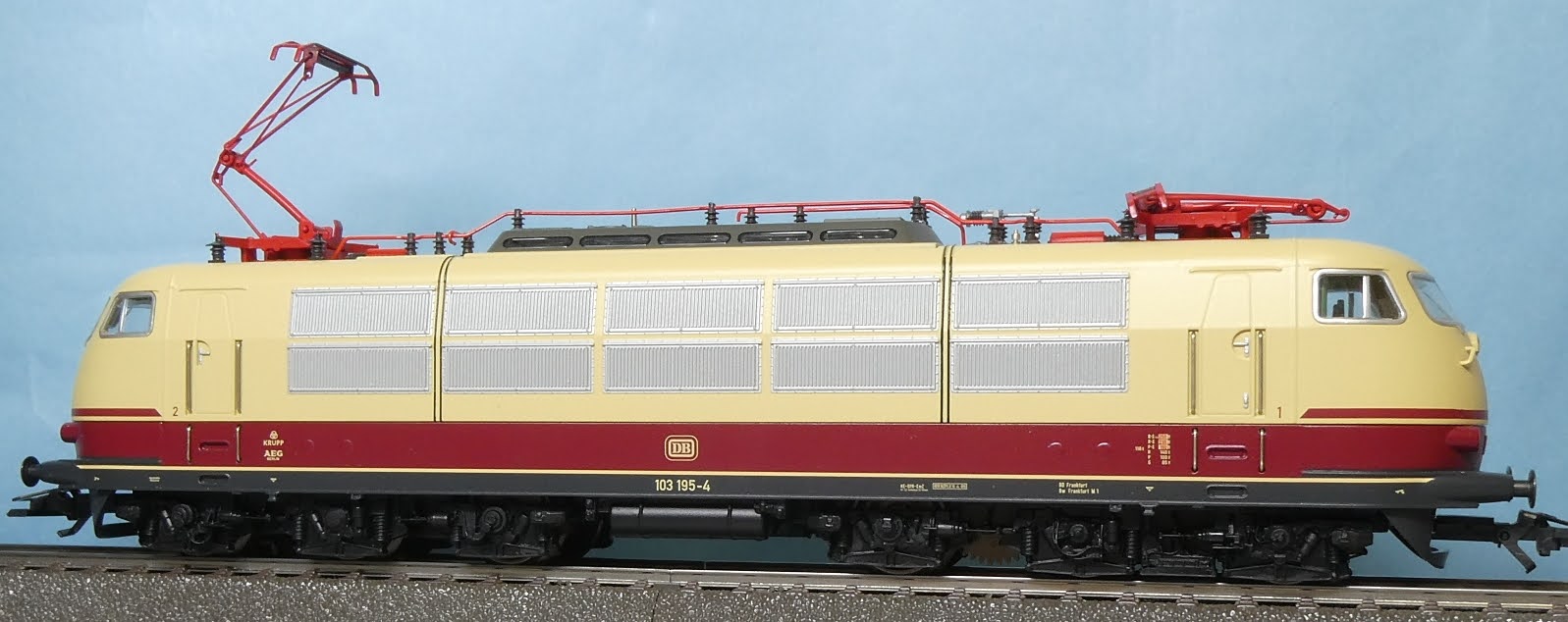 märklin Zゲージ 電気機関車 BR103、Eurofima客車セット märklin Z