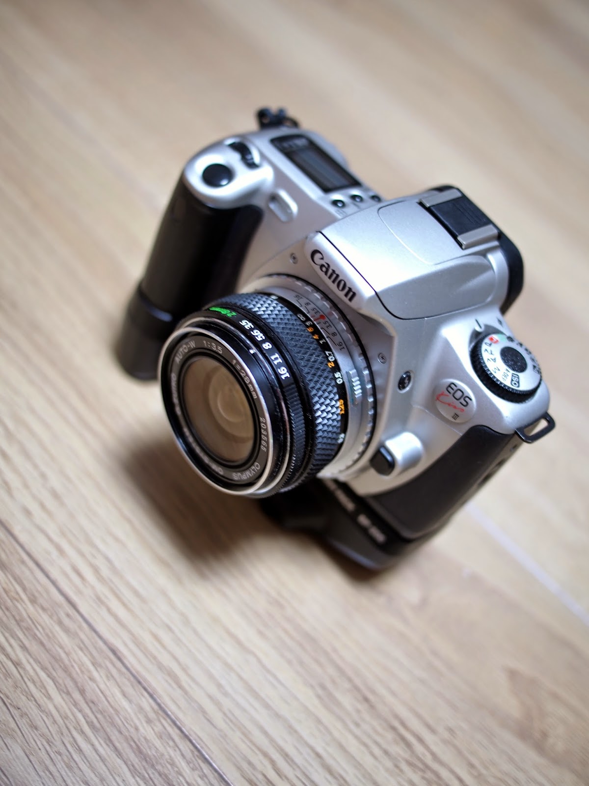 Canon eos kiss 3 キャノン フィルム カメラ Canon EOS Kiss III Kit