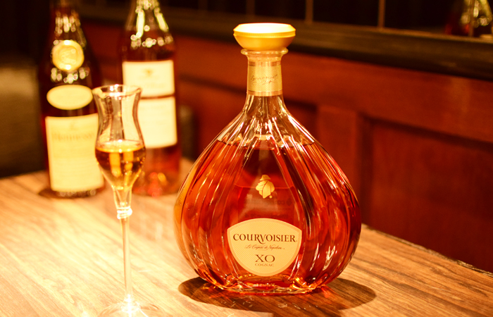 クルボアジェ VOC エクストラ バカラボトル 未開栓替え栓・箱付き