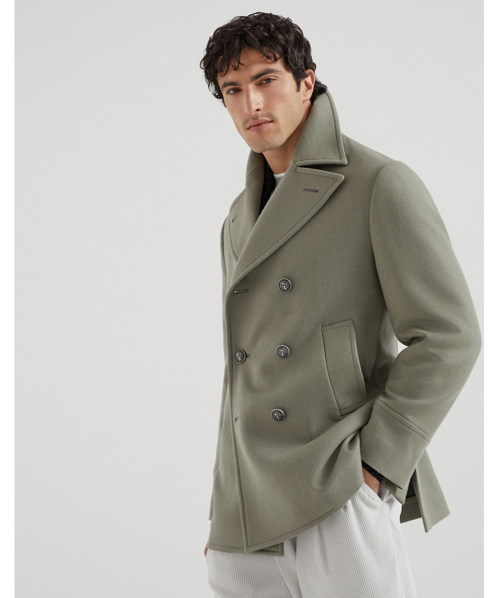 ブルネロ クチネリ」の名品カシミアコート｜端正さと気品にあふれた