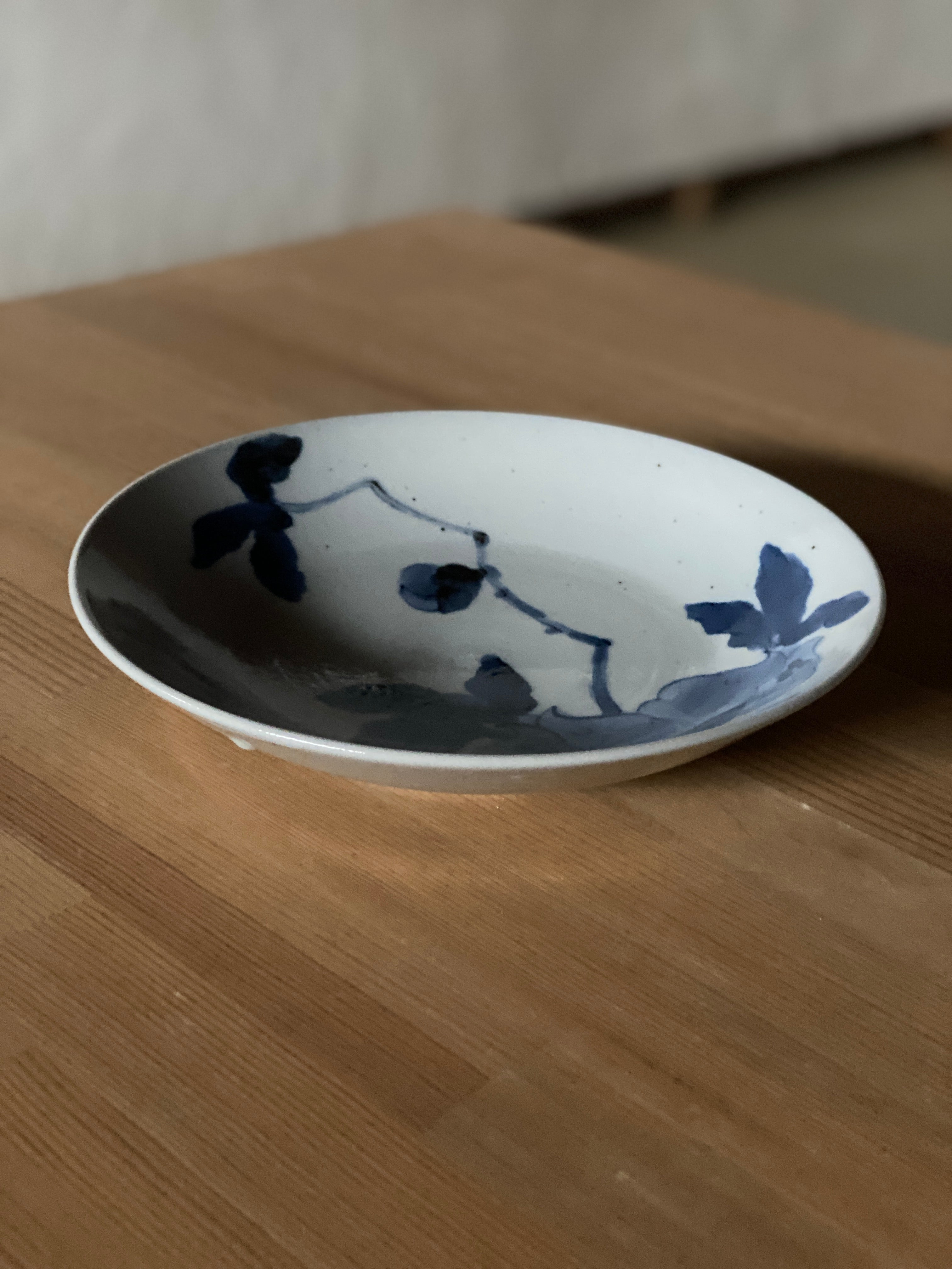 染付ざくろ20cm丸皿 – 文祥窯 BUNSHO-GAMA