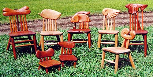 手彫り◇斎藤望の小さな木の椅子