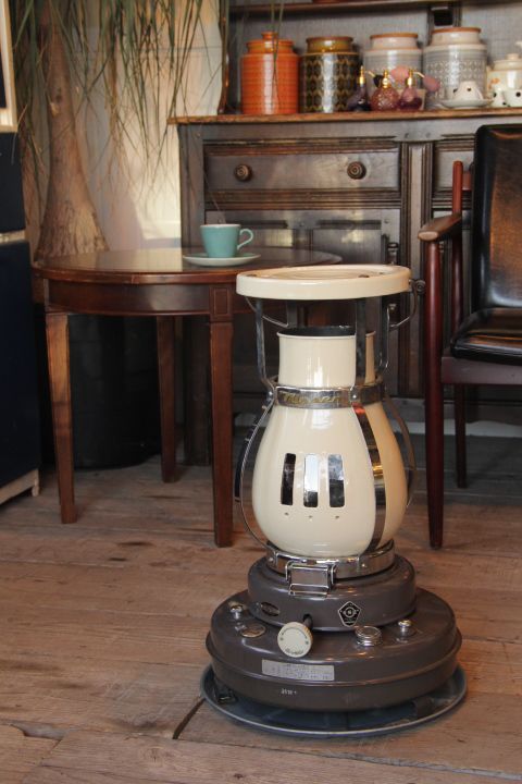 ニッセンのレトロな石油ストーブ