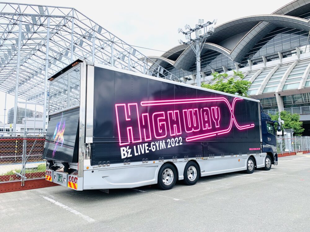 B'z ツアートラック ツアトラ SCENES brotherhood B'z ツアートラック