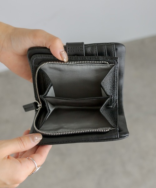 ear PAPILLONNER（イアパピヨネ）の「バックル折り財布（財布）」 - WEAR