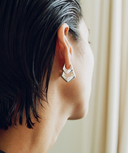 セール】Small Pyramid Hoops（ピアス（両耳用））｜SOPHIE BUHAI