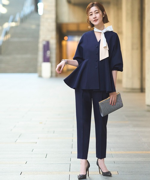 ベルスリーブノーカラージャケット＆スラックスパンツセットアップ