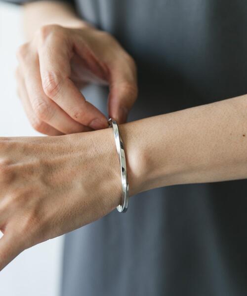 角ツイストバングル（ブレスレット）｜URBAN RESEARCH DOORS（アーバン