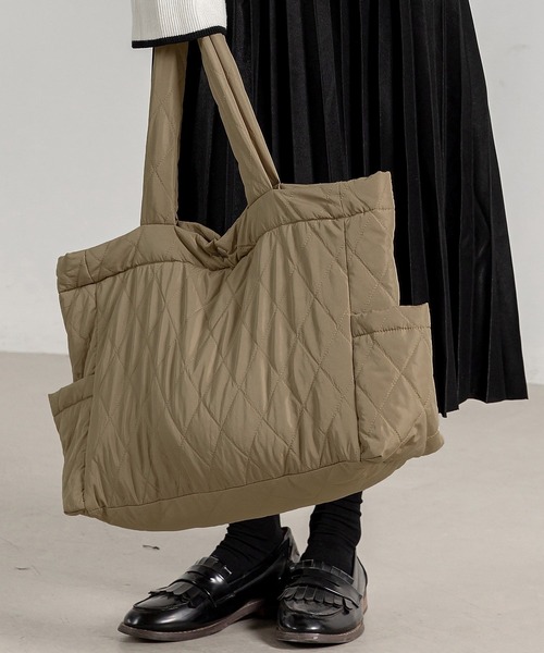 セール】【A4対応/大容量】肩掛けできるキルティングトートバッグ