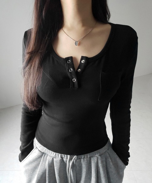 セール】【 2color 】スナップボタンヘンリーネックスリムトップス