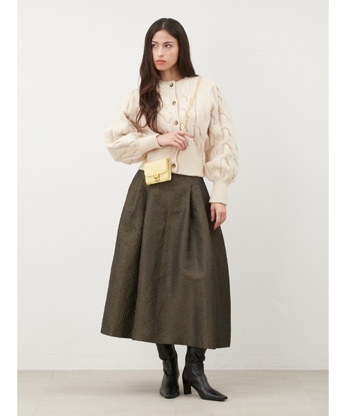 Mila Owen（ミラオーウェン）の「スコッチ釦短丈ケーブルニット