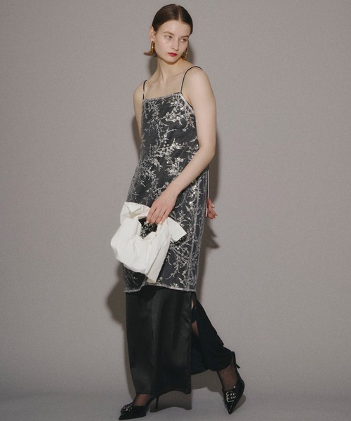 yae（ヤエ）の「Fastener slit satin dress/ファスナースリットサテン