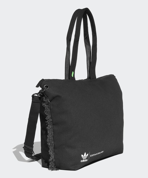 adidas（アディダス）の「adidas Originals × KSENAISCHNAIDER トート