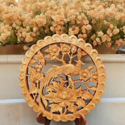 井波彫刻大きめ額、牡丹の花と蕾、作家落款あり 井波彫刻大きめ額