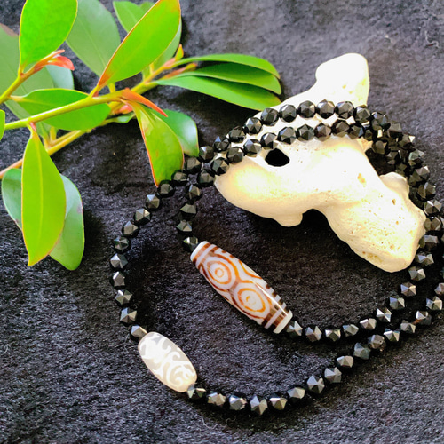 絶大な人気☆白龍眼天珠☆白玉髄☆水蓮花天珠☆キラキラ☆カット