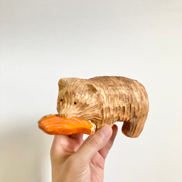 やきもの木彫り熊（鮭の切り身）大 その他置物 すずきたまみ 通販