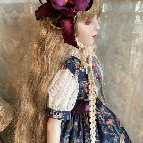 創作ビスクドール人形 黒地花柄のロングドレスの女の子 その他人形