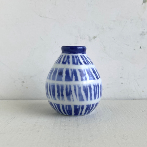 一輪挿し 花器 青 花瓶 磁器 絵付け 一輪挿し・花瓶・花器 mio_cera
