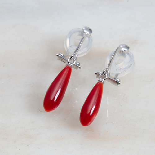 coral》血赤珊瑚のしずく型クリップ式イヤリング ピアス（フック