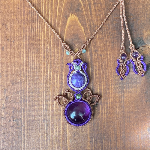 クリア×ミルキーな紫♢High-Dome アメジストとチャロアイト マクラメ