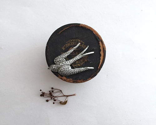 アンティークバードブローチ 鳥ブローチ ギフト 鳥モチーフ