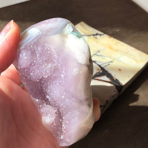 ドゥルージーピンクアメジストフラワーアゲート☆原石☆瀧川神社にて