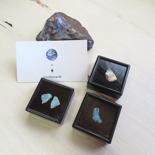 美しい鉱物標本】銀河の欠片のようなオパールの原石 その他アート