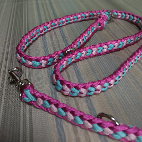 パラコード カフェリード 濃淡ピンクの太めのLoveLove編み 中型～大型