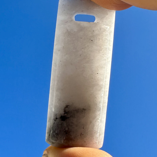 糸魚川極上ロウカン白翡翠平安無事玉牌 ネックレス・ペンダント ケン