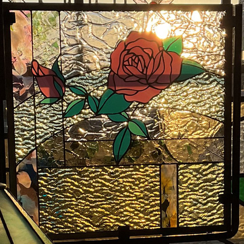 ローズピンクのバラのパネル ステンドグラス アンティークガラス