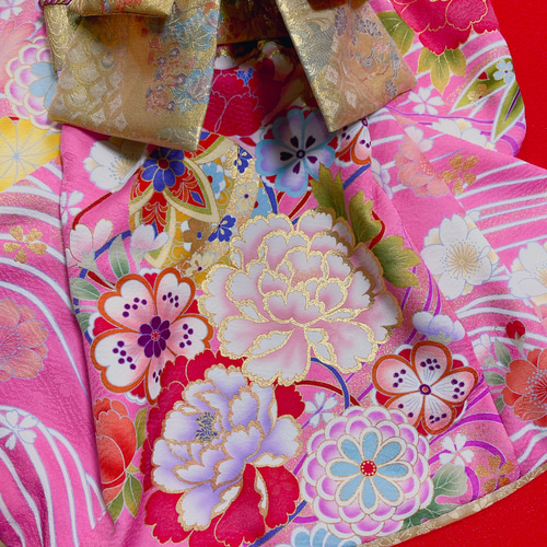 犬の着物✨犬用本格大振袖 お引き摺り ピンク 金彩入り正絹 犬服