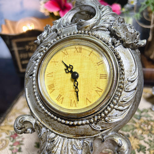 アンティーク雑貨 ロココ調 スタンドクロック（シルバー） 置時計