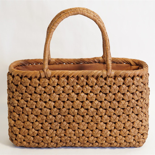 山葡萄の皮角型花結び編み飾りペンダント、他 山葡萄の皮角型花結び