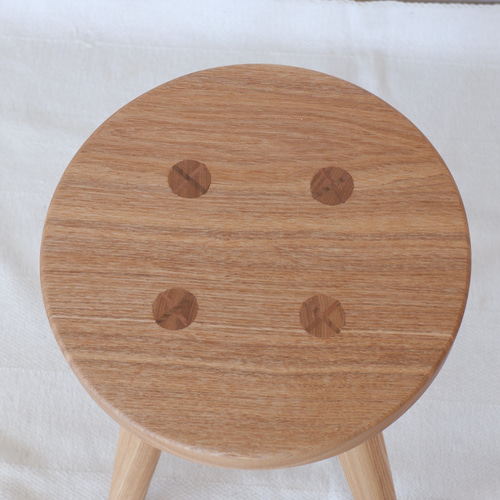 丸座のスツール・4本脚 椅子/スツール/木製/無垢の家具 椅子