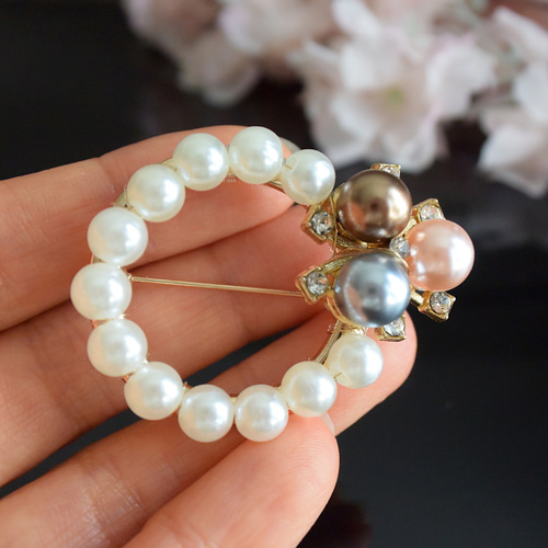 カラーパール装飾付き パールのサークルブローチ 入園入学 卒園卒業