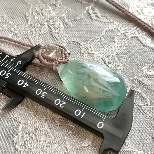 エンジェルフェザーフローライトマクラメ編みネックレス♡希少2色