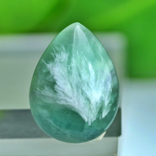 ロマネサイト in フローライト石鹸トレーグリーンフローライト