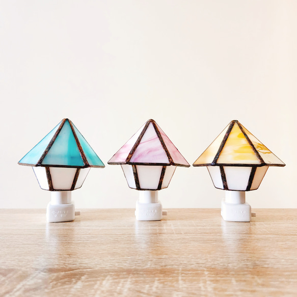 おやすみランプ 小人が住むお家 ステンドグラス 【いちごみるく