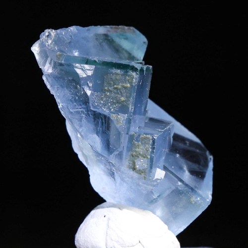 ヤオガンシャン産 クォーツ共生ブルー、グリーンゾーニング 二重結晶