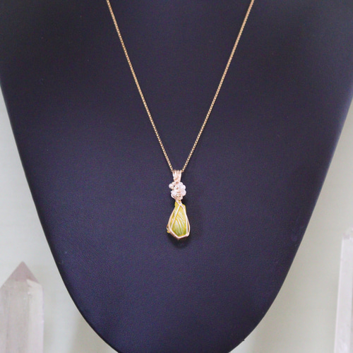 アンダラクリスタルのワイヤージュエリーネックレス✧イエロー