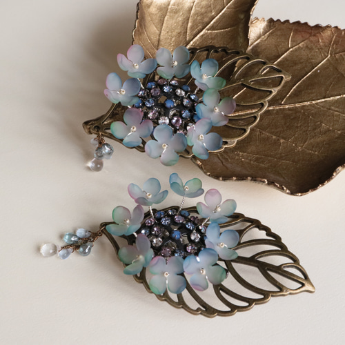 雨の日に目覚める 額紫陽花＊ブローチ 雫 揺れる ヴィンテージ