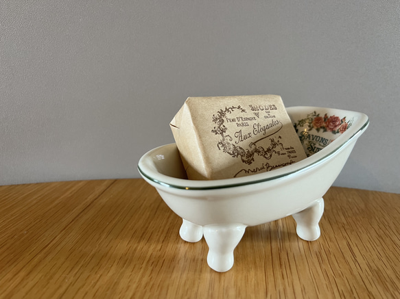 フランスの古いバスタブの形をしたソープディッシュ 石鹸置き