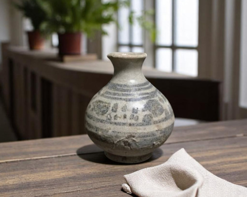 タイ・骨董】宋胡録（スンコロク) 白灰 青磁 小壺（1301年~1600年 タイ