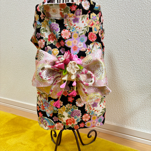 ☆新作犬服⭐︎ つまみ細工帯飾り付き 犬用着物 女の子用 ブラック 華