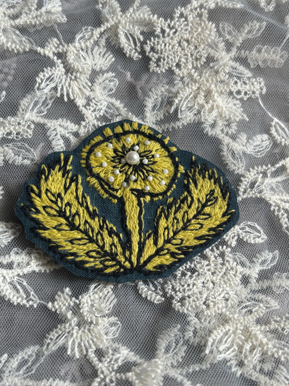 大人気♡たんぽぽブローチ〇ミナペルホネン ブローチ chaki 通販