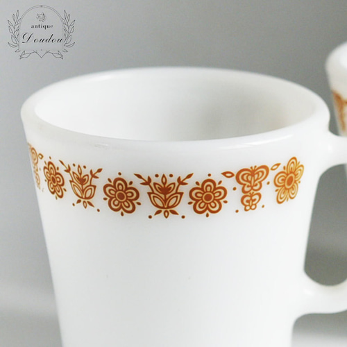 old Pyrex オールドパイレックス バタフライゴールド マグ2個セット